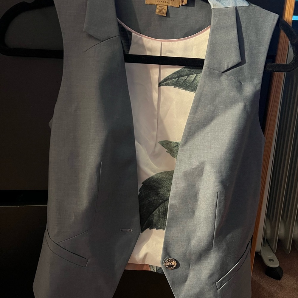 Ted Baker grey vest with flowers on the back - Size 1